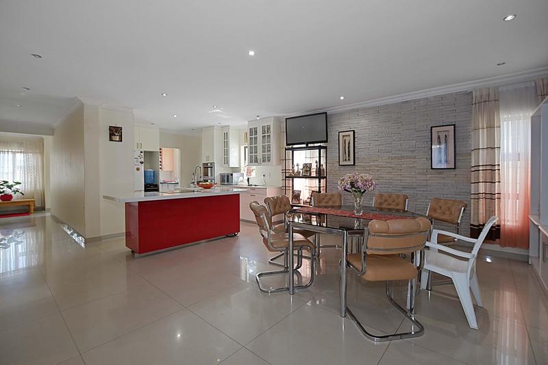5 Bedroom Property for Sale in Parklands Western Cape